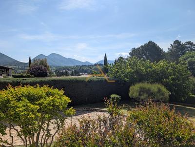 Villa - 100 m² - 5 pièces