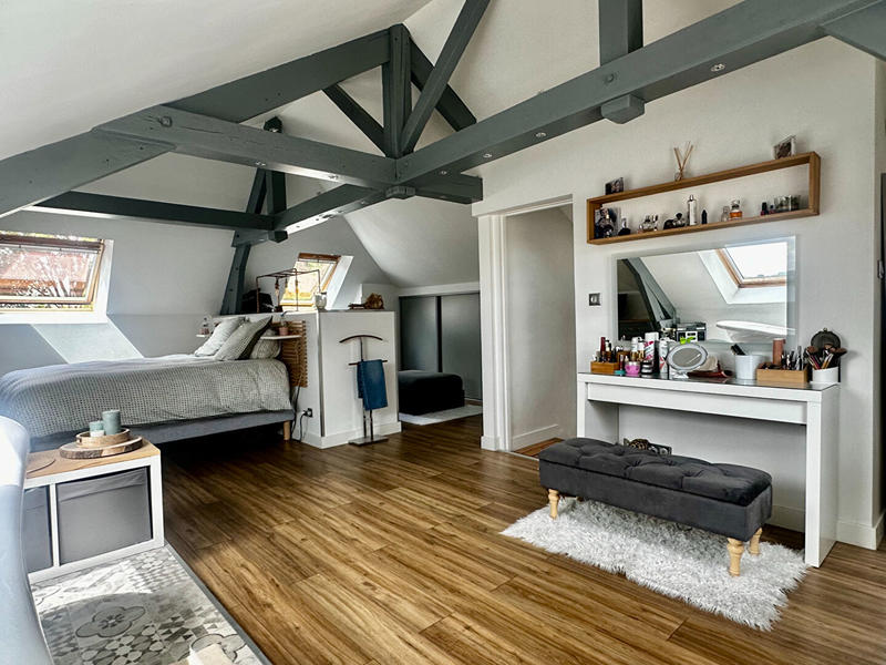 Maison - 200 m² - 9 pièces