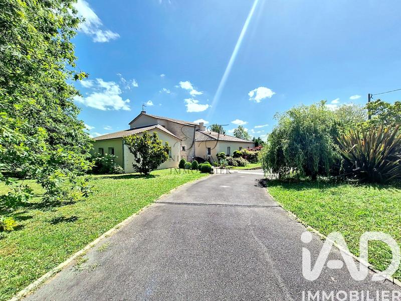 Maison de maîtres - 257 m² - 8 pièces