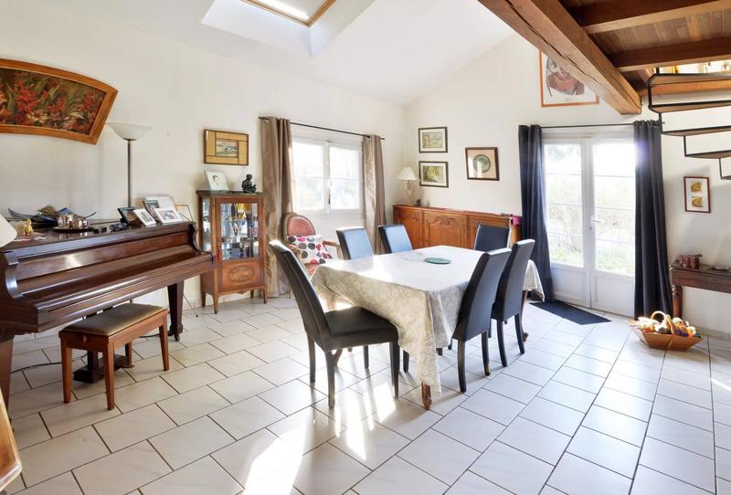 Maison - 158 m² - 7 pièces