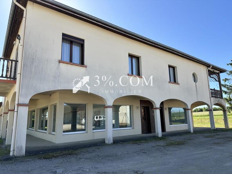 Maison - 639 m² - 12 pièces