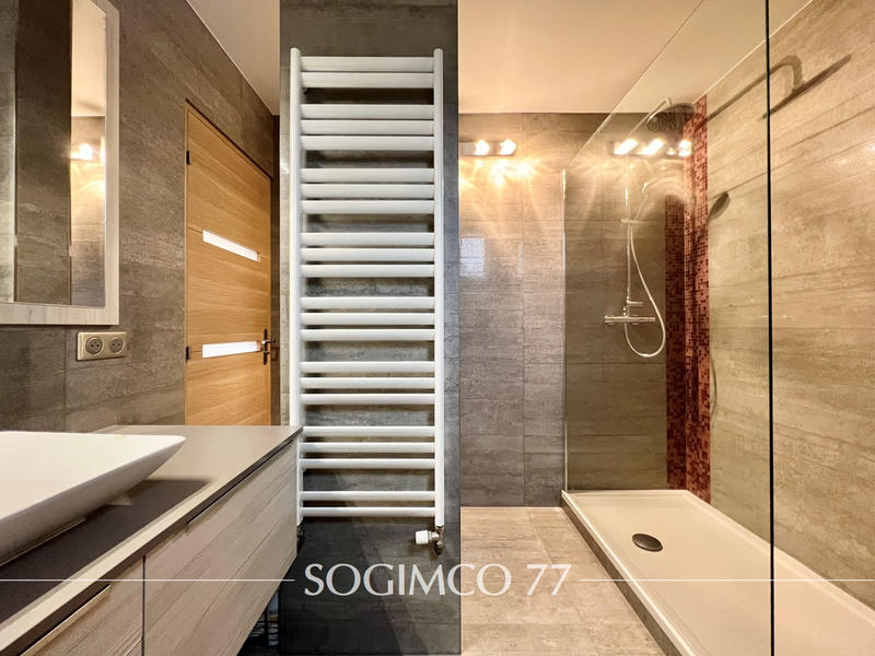 Duplex - 147 m² - 6 pièces