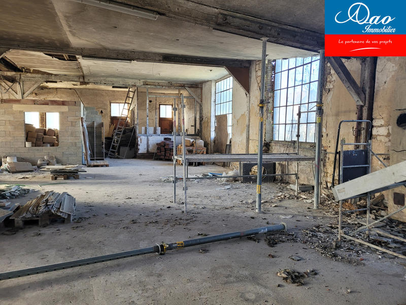 Maison - 600 m² - 1 pièce