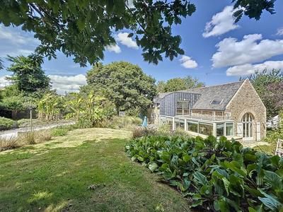 Maison - 221 m² - 6 pièces