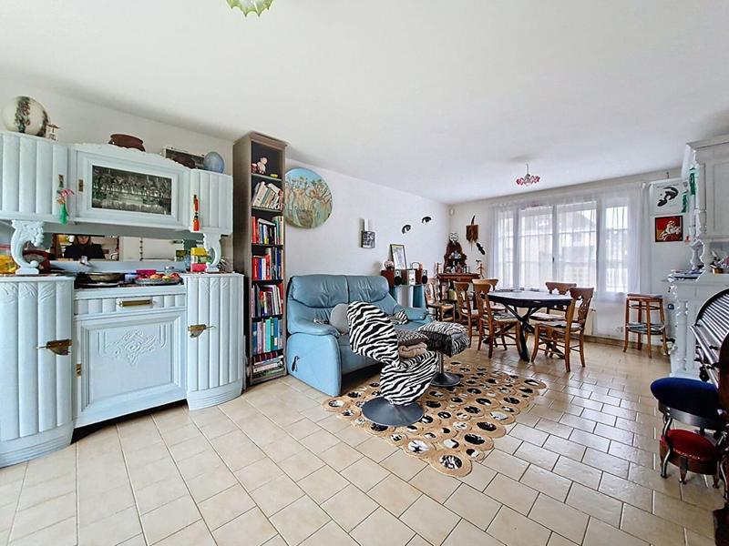 Maison - 94 m² - 5 pièces