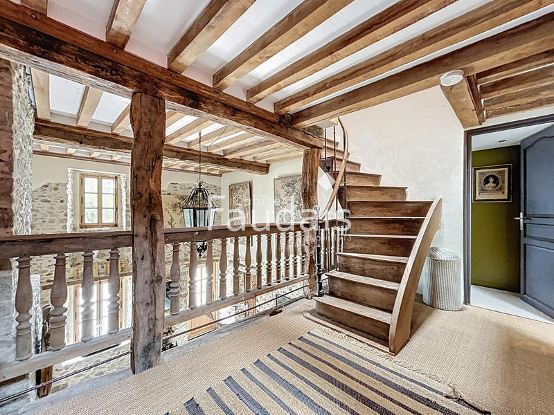 Maison - 277 m² - 8 pièces