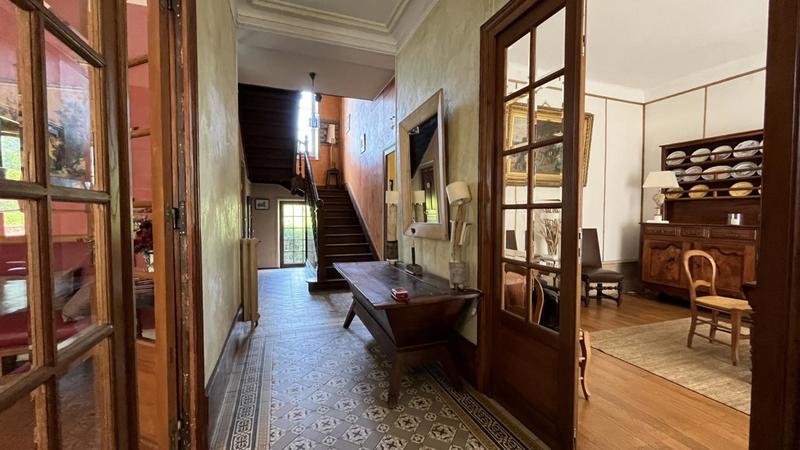 Maison - 205 m² - 8 pièces