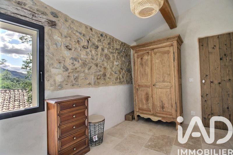 Maison - 220 m² - 8 pièces