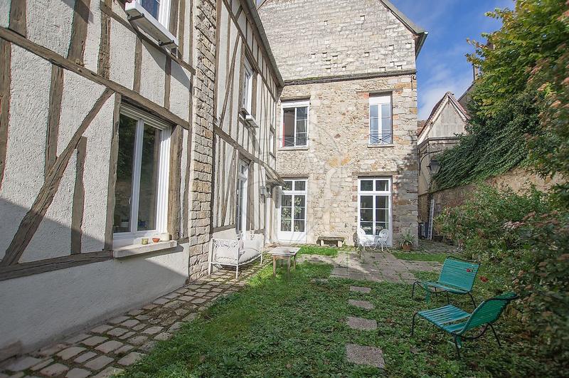 Maison de maîtres - 250 m² - 9 pièces
