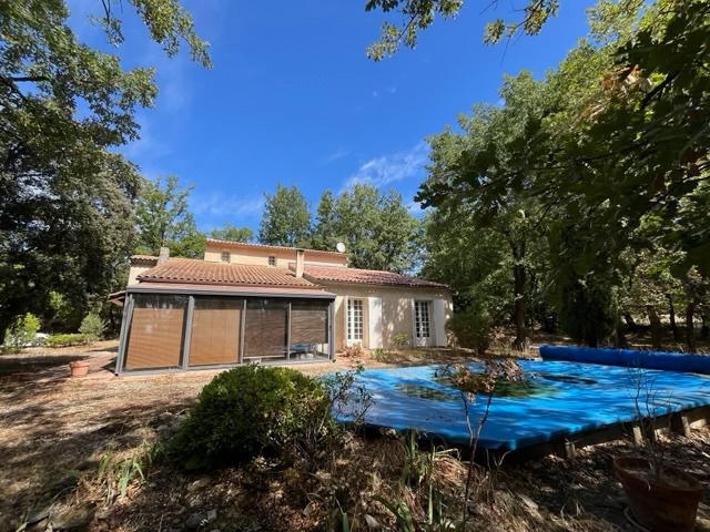 Maison - 206 m² - 5 pièces