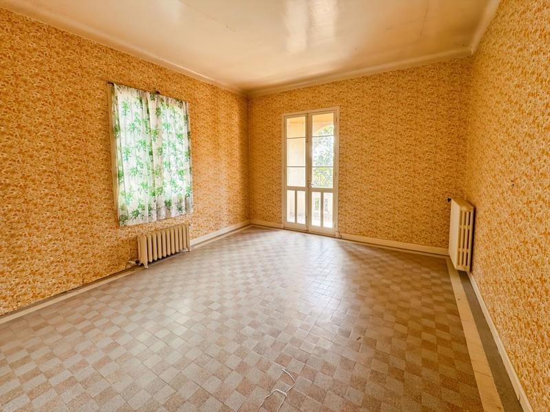 Maison - 250 m² - 7 pièces