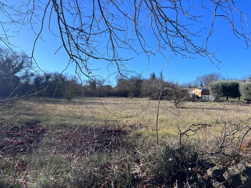 Terrain constructible - 2 395 m²