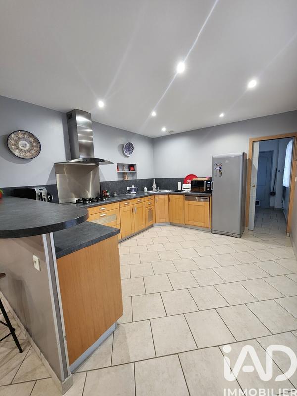 Maison - 214 m² - 6 pièces
