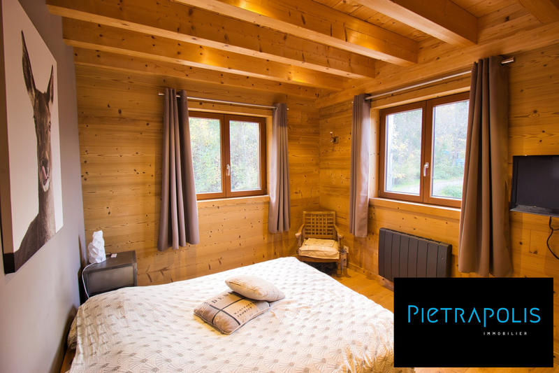 Châlet - 258 m² - 7 pièces