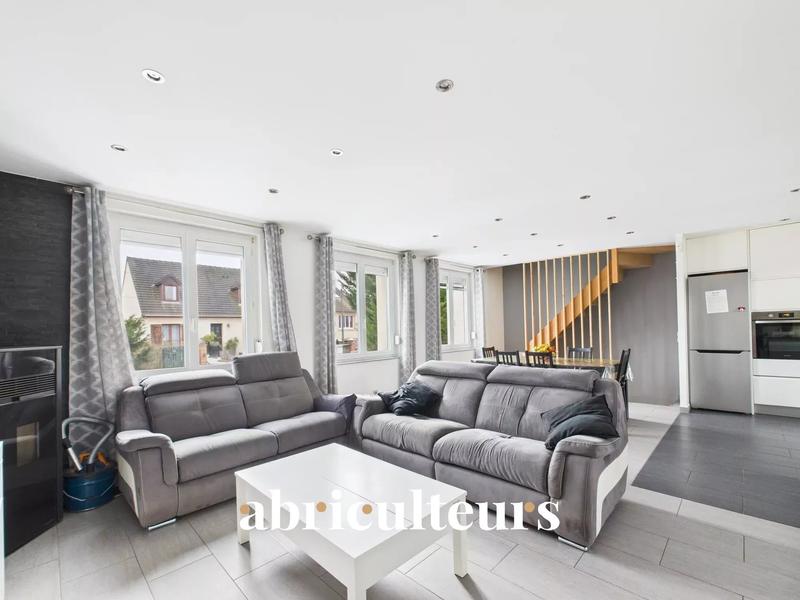 Maison - 107 m² - 7 pièces