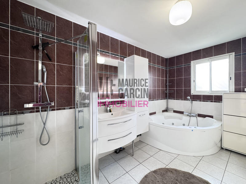 Maison - 167 m² - 7 pièces