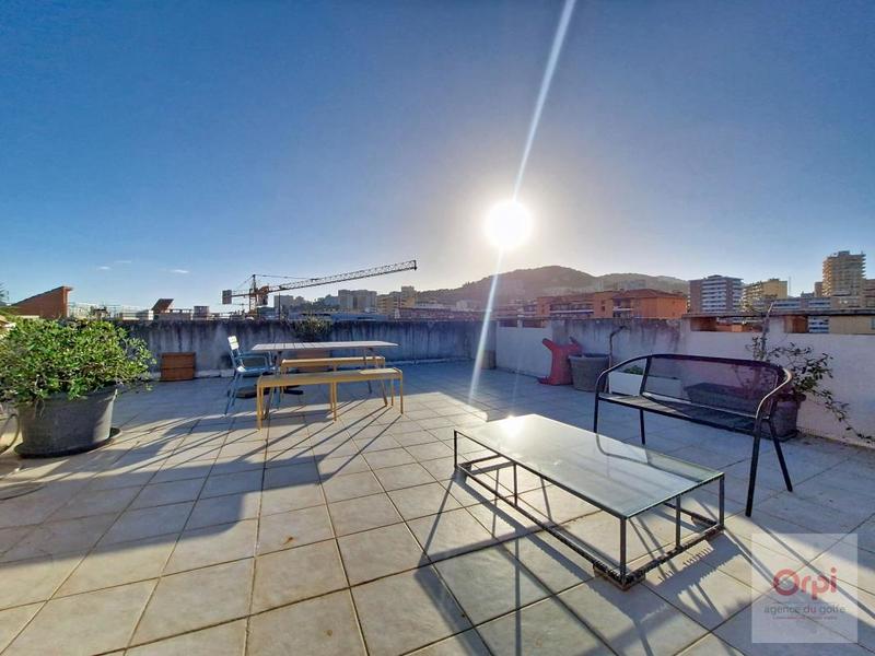 Appartement - 90 m² - 3 pièces