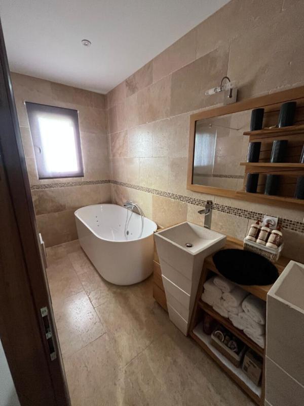 Maison - 102 m² - 4 pièces