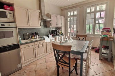 Maison - 204 m² - 10 pièces