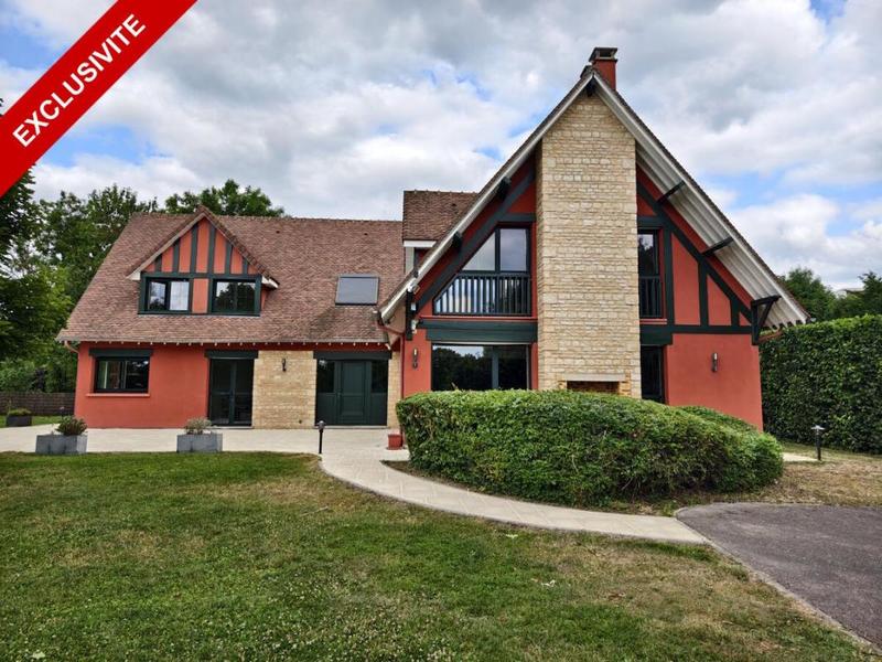 Maison - 332 m² - 9 pièces