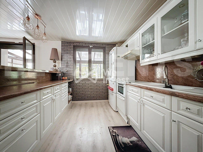 Maison traditionnelle - 148 m² - 7 pièces