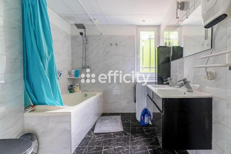 Maison - 166 m² - 6 pièces