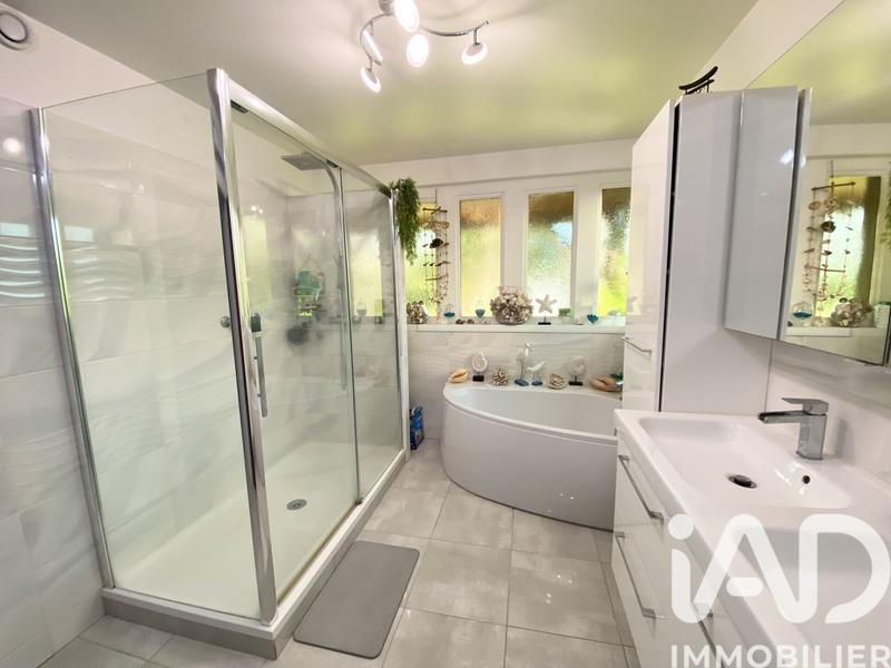 Maison - 178 m² - 7 pièces