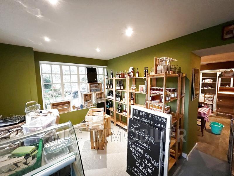 Maison - 180 m² - 6 pièces