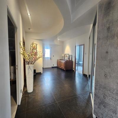 Maison - 206 m² - 5 pièces