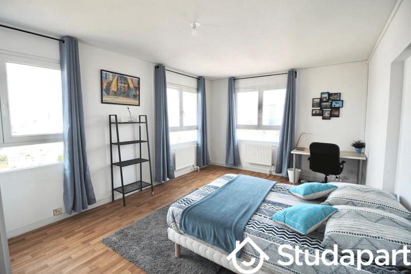 Chambre - 11 m² - 1 pièce