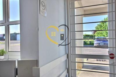 Local commercial - 185 m² - 10 pièces