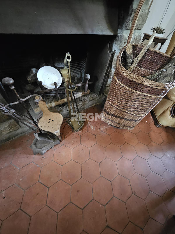 Propriété - 193 m² - 7 pièces