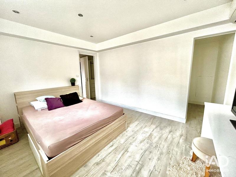 Maison - 247 m² - 5 pièces