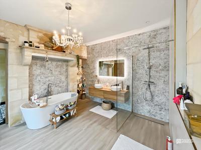 Maison - 215 m² - 4 pièces