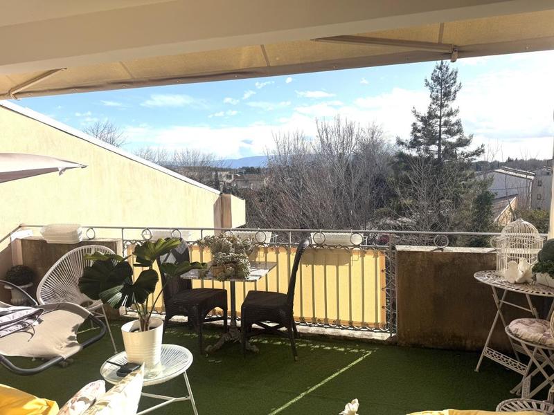 Appartement - 95 m² - 3 pièces