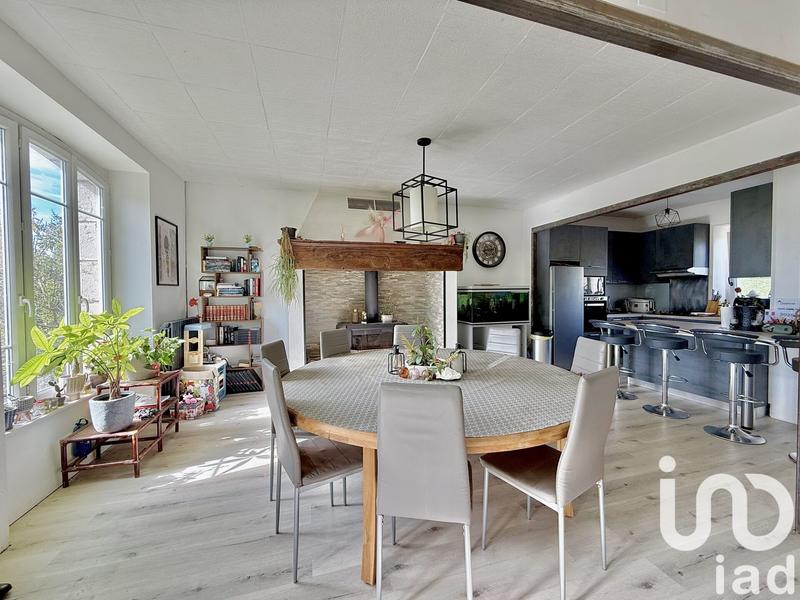 Maison - 240 m² - 8 pièces