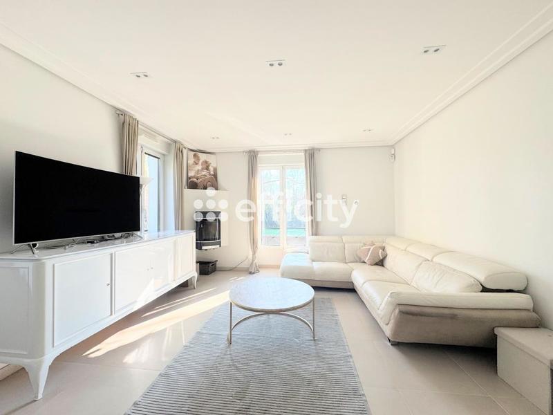 Maison - 170 m² - 7 pièces