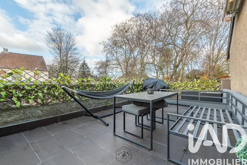 Maison - 98 m² - 5 pièces