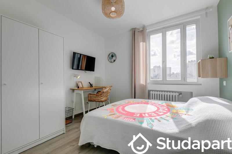 Chambre - 11 m² - 1 pièce