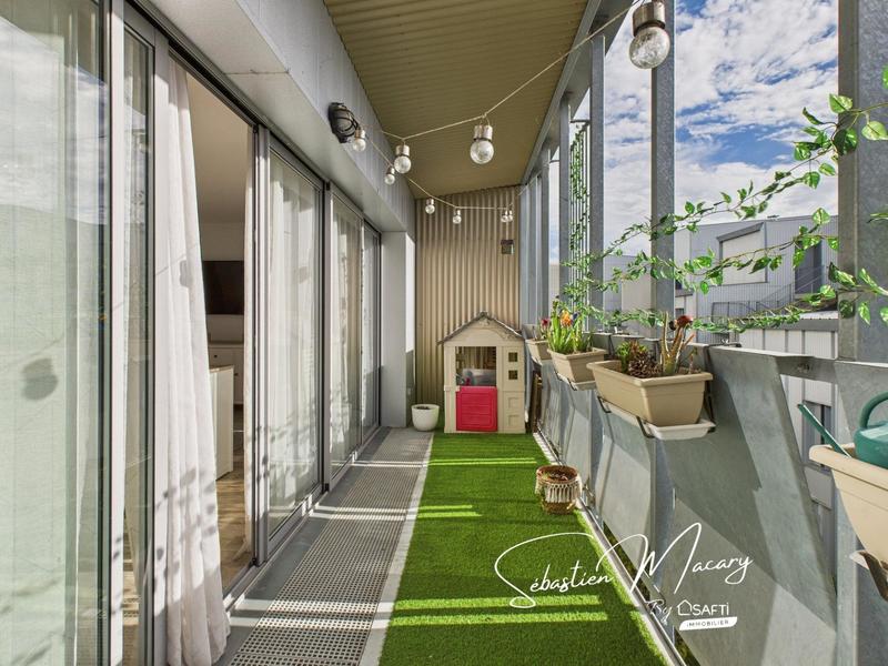 Appartement - 96 m² - 5 pièces