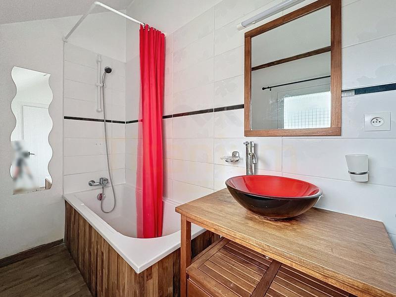 Maison - 94 m² - 5 pièces