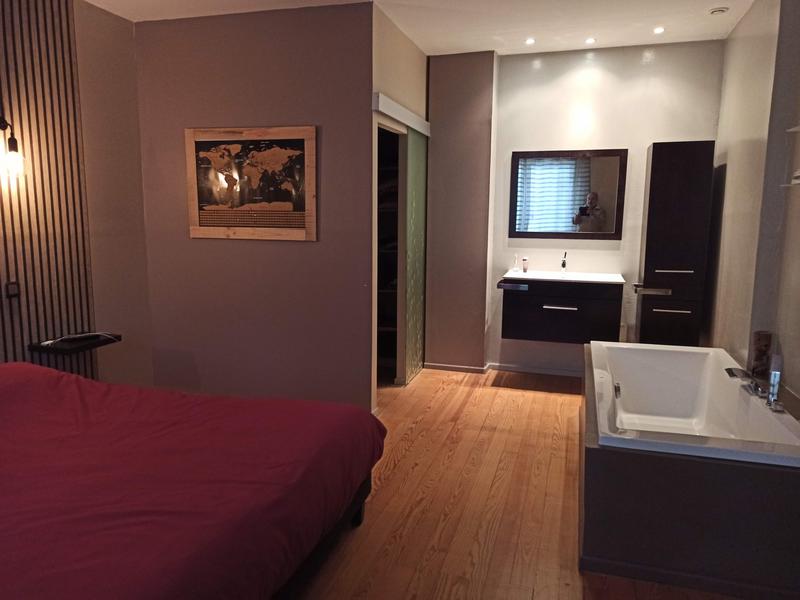 Maison traditionnelle - 166 m² - 7 pièces