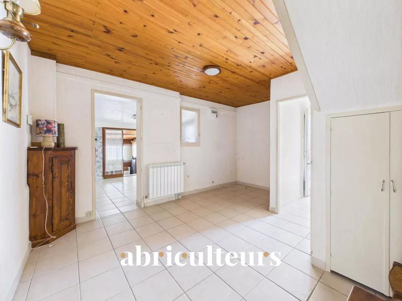 Maison - 94 m² - 5 pièces