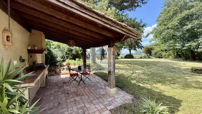 Maison - 214 m² - 10 pièces