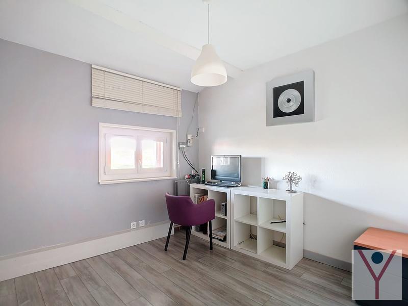 Maison traditionnelle - 148 m² - 6 pièces