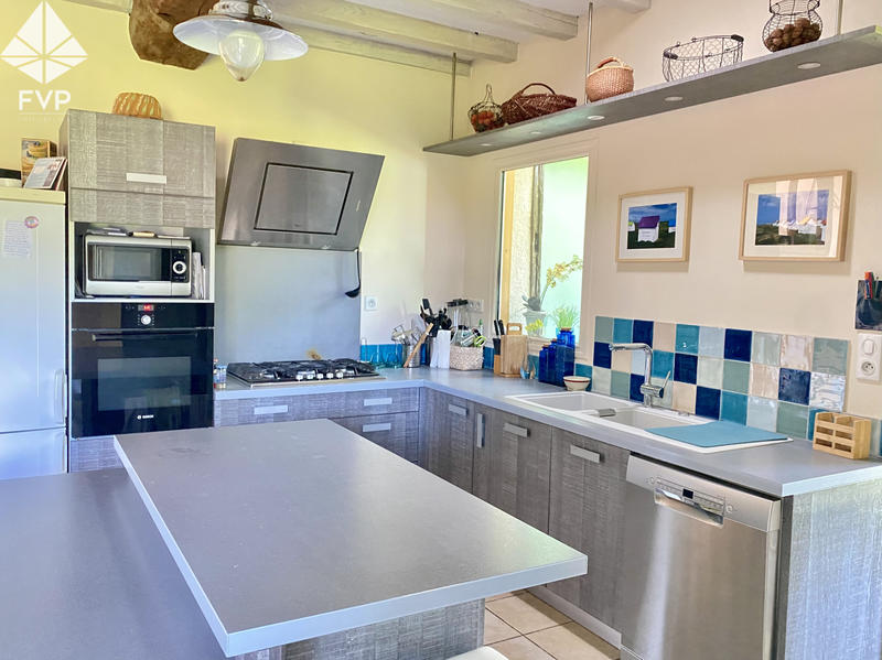 Maison - 272 m² - 10 pièces