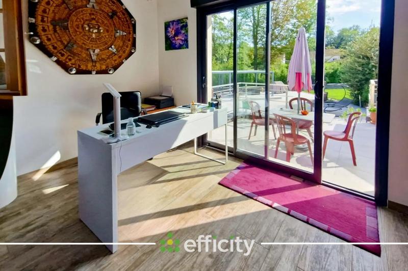 Maison - 354 m² - 10 pièces