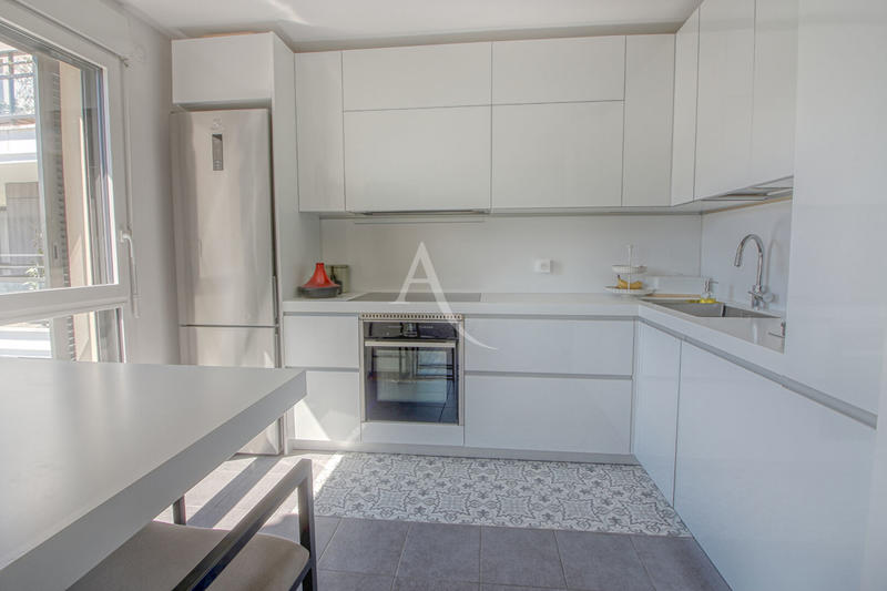 Appartement - 89 m² - 5 pièces