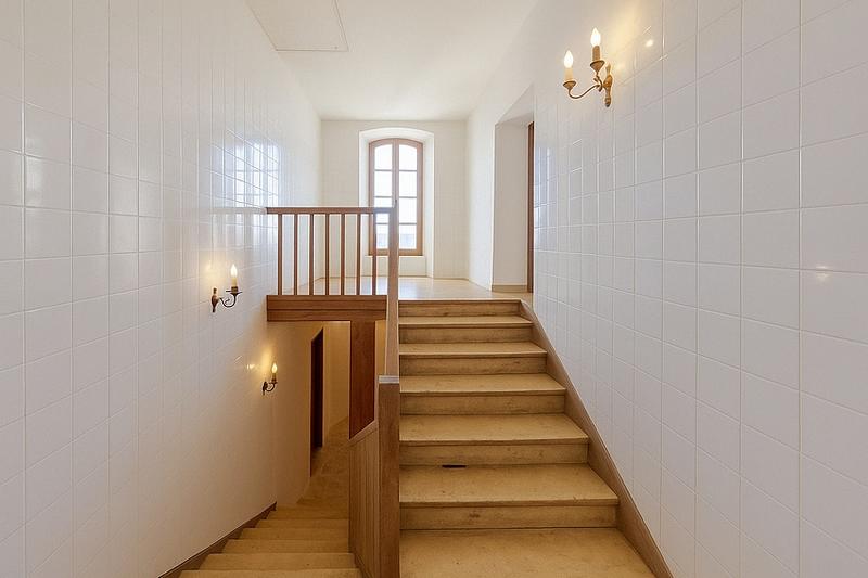 Maison - 235 m² - 8 pièces