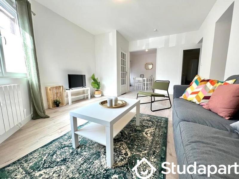 Chambre - 13 m² - 1 pièce